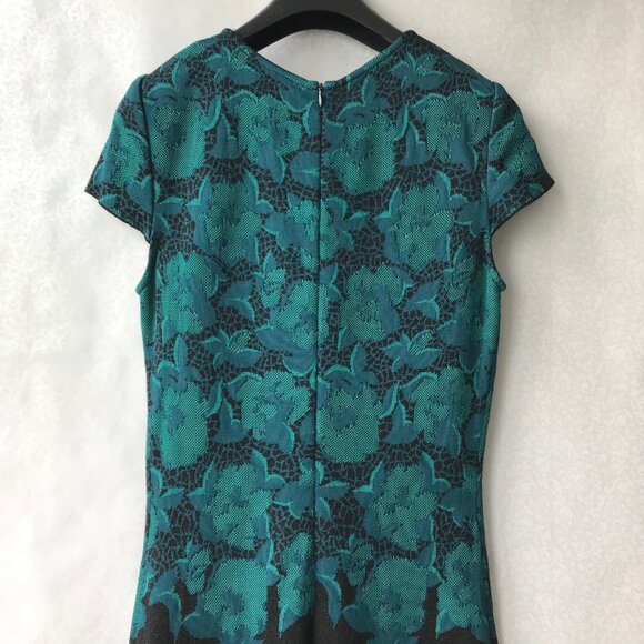 St. John  Women's Dress  Floral Knit Dress Green/Black  Size : 2  Made in USA - Picture 5 of 12